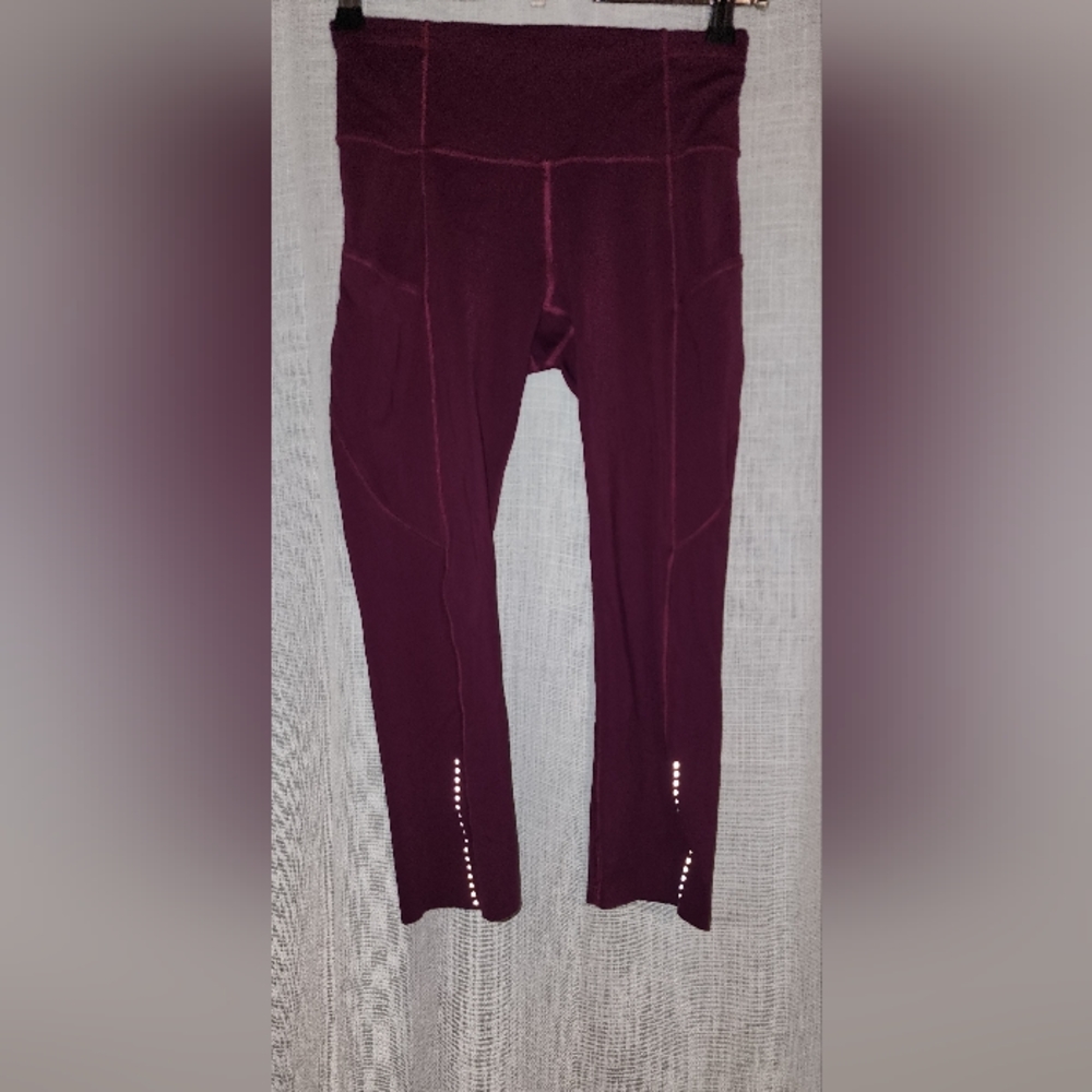 Authentic Lululemon 4 High Rise Shiny Maroon Leggings Women’s T6 Cropped Capri